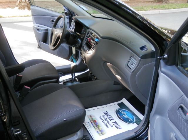 2007 Kia Rio Elk Conversion Van