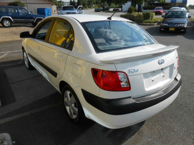 2007 Kia Rio Elk Conversion Van