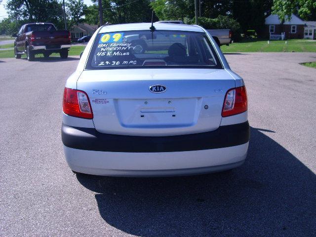 2009 Kia Rio F-150 Reg Cab