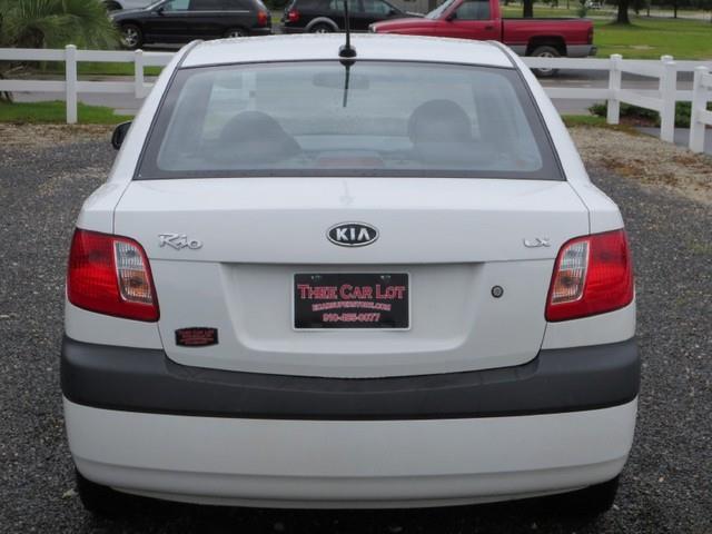 2009 Kia Rio AWD, REAR DVD, Navigation, 3RD ROW, Mem/heat Seats