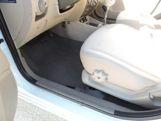 2010 Kia Rio AWD, REAR DVD, Navigation, 3RD ROW, Mem/heat Seats