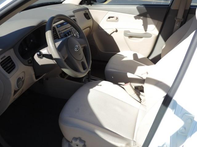 2010 Kia Rio AWD, REAR DVD, Navigation, 3RD ROW, Mem/heat Seats