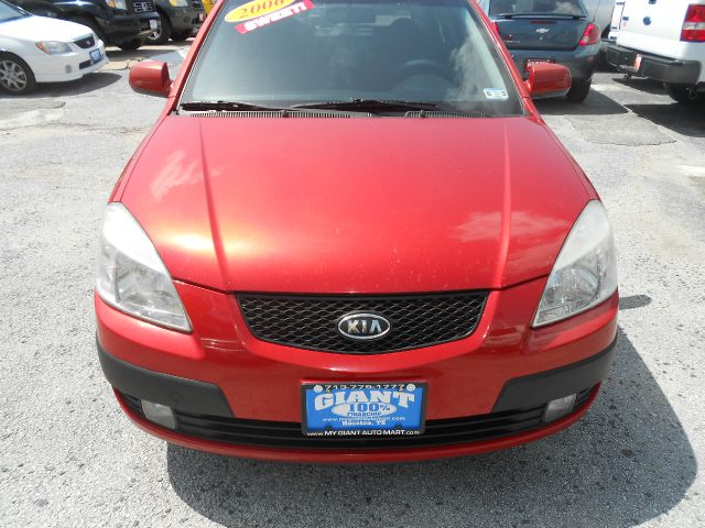 2006 Kia Rio5 AWD, REAR DVD, Navigation, 3RD ROW, Mem/heat Seats