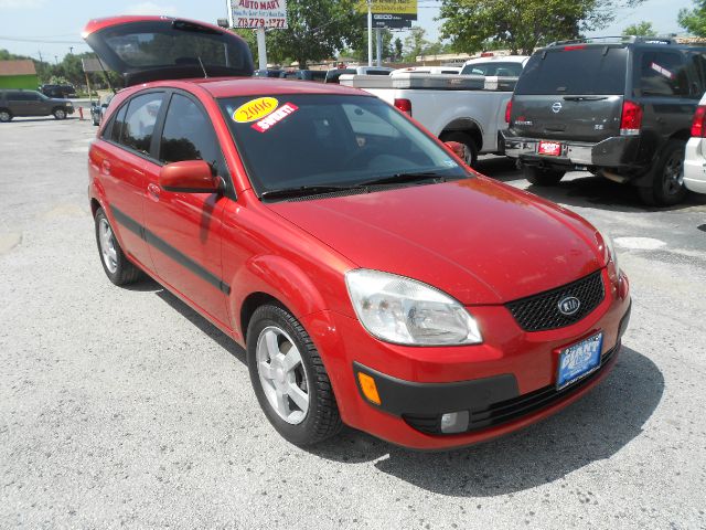 2006 Kia Rio5 AWD, REAR DVD, Navigation, 3RD ROW, Mem/heat Seats