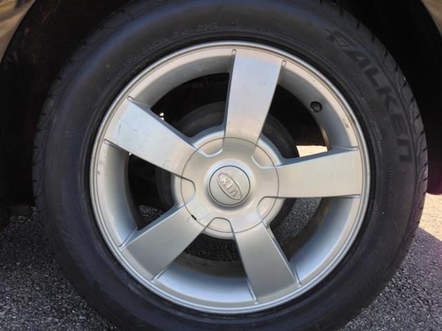 2006 Kia Rio5 AWD, REAR DVD, Navigation, 3RD ROW, Mem/heat Seats