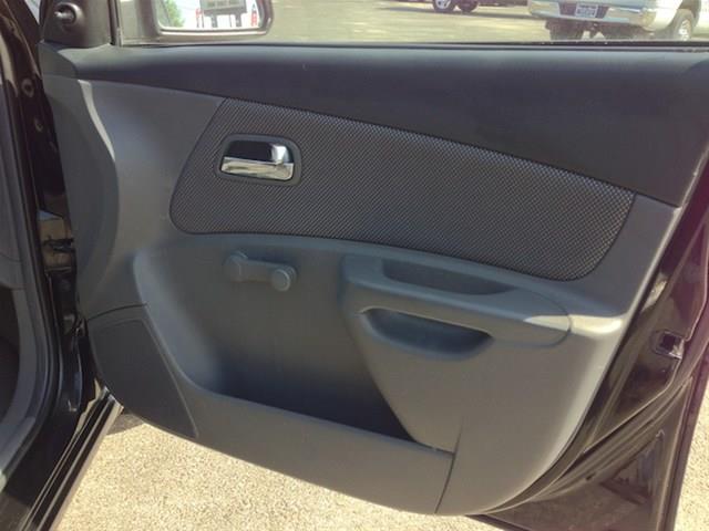 2006 Kia Rio5 AWD, REAR DVD, Navigation, 3RD ROW, Mem/heat Seats