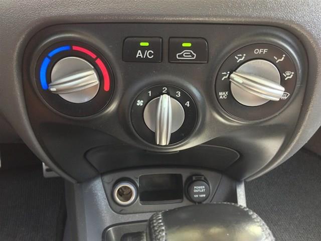 2006 Kia Rio5 AWD, REAR DVD, Navigation, 3RD ROW, Mem/heat Seats