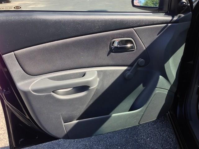 2006 Kia Rio5 AWD, REAR DVD, Navigation, 3RD ROW, Mem/heat Seats