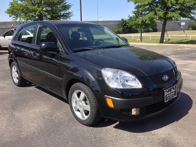 2006 Kia Rio5 AWD, REAR DVD, Navigation, 3RD ROW, Mem/heat Seats
