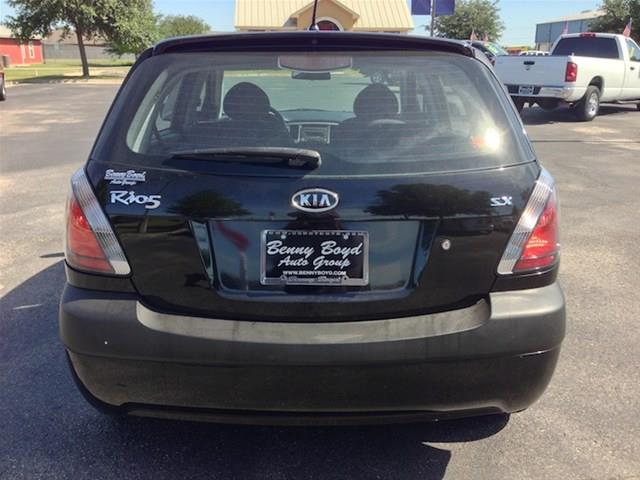 2006 Kia Rio5 AWD, REAR DVD, Navigation, 3RD ROW, Mem/heat Seats