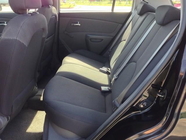 2006 Kia Rio5 AWD, REAR DVD, Navigation, 3RD ROW, Mem/heat Seats