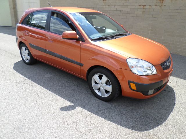2007 Kia Rio5 AWD, REAR DVD, Navigation, 3RD ROW, Mem/heat Seats