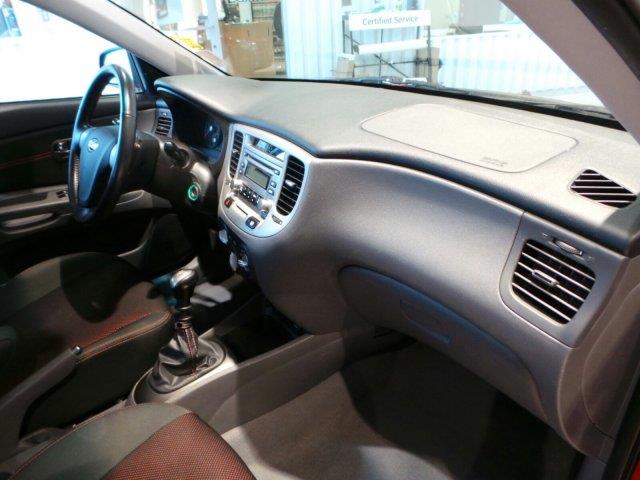 2007 Kia Rio5 AWD, REAR DVD, Navigation, 3RD ROW, Mem/heat Seats