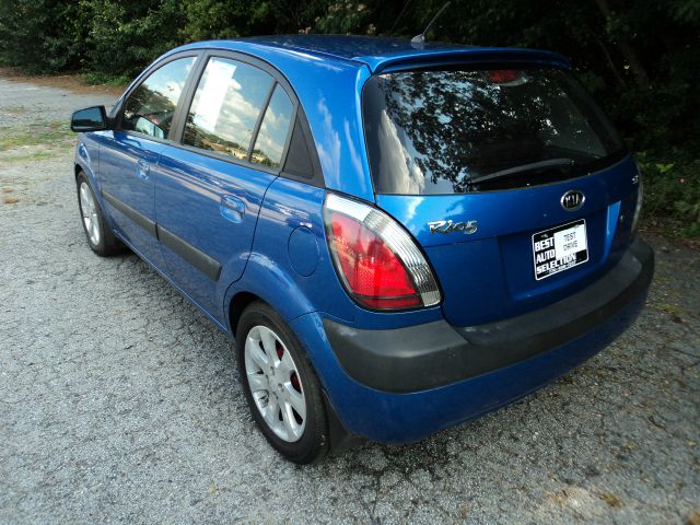 2008 Kia Rio5 AWD, REAR DVD, Navigation, 3RD ROW, Mem/heat Seats