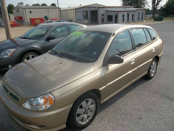 2002 Kia Rio Cinco SW2