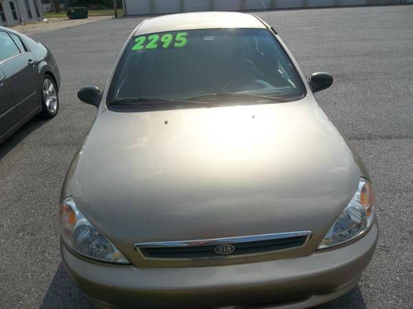 2002 Kia Rio Cinco SW2