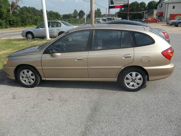 2002 Kia Rio Cinco SW2