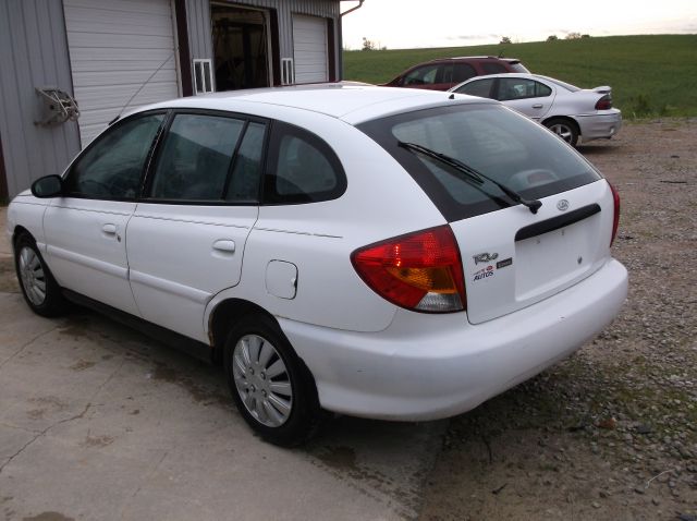 2002 Kia Rio Cinco SW2