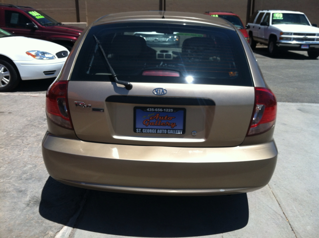 2003 Kia Rio Cinco SW2