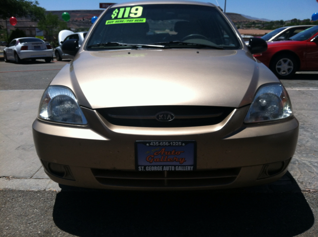 2003 Kia Rio Cinco SW2