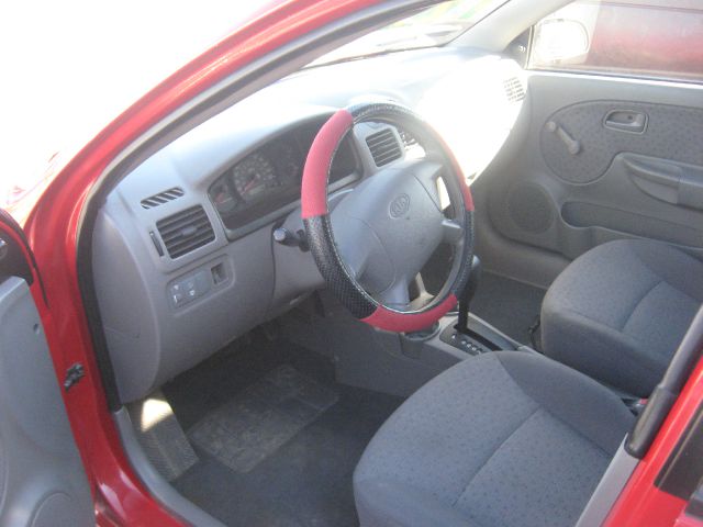 2003 Kia Rio Cinco SW2