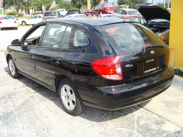 2003 Kia Rio Cinco SW2