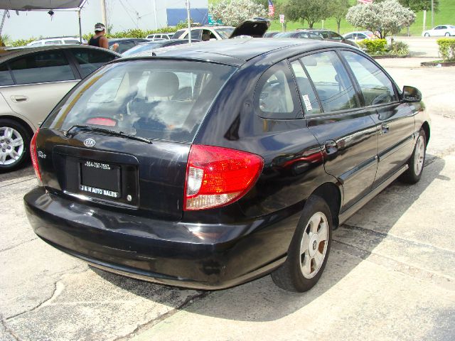 2003 Kia Rio Cinco SW2