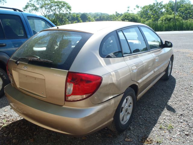 2004 Kia Rio Cinco SW2