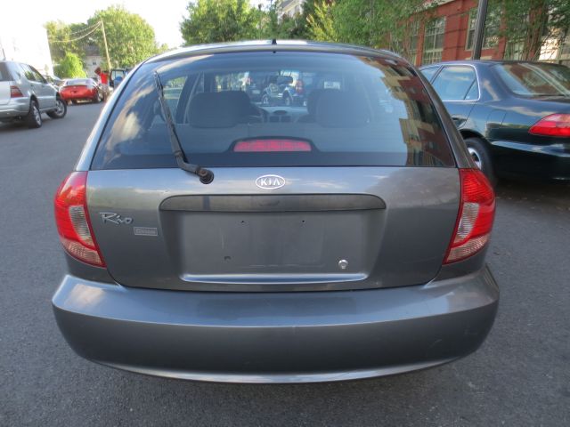 2004 Kia Rio Cinco SW2