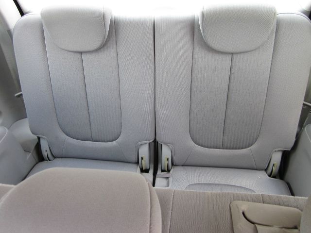 2007 Kia Rondo Unknown