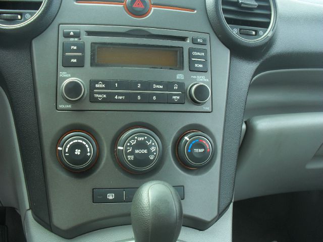 2007 Kia Rondo 5dr HB