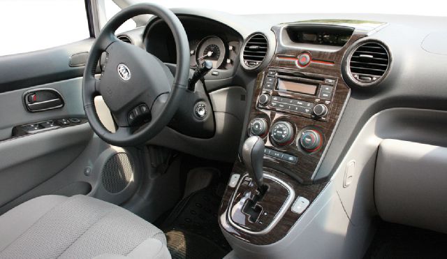 2007 Kia Rondo 5dr HB