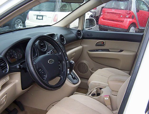 2007 Kia Rondo Open-top