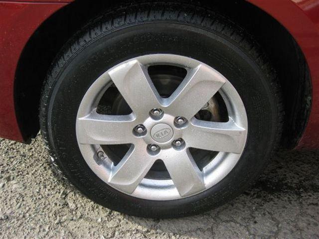 2008 Kia Rondo 4dr Sdn V6 CVT 3.5 SE Sedan