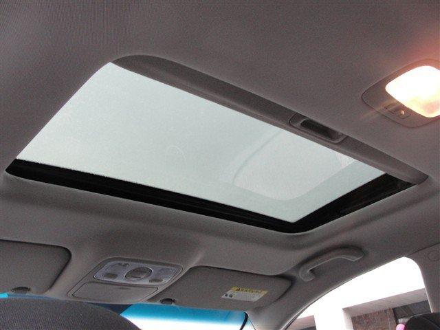 2008 Kia Rondo Open-top