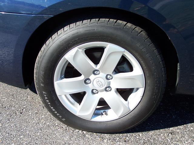 2008 Kia Rondo FX4 Supercrew4x4