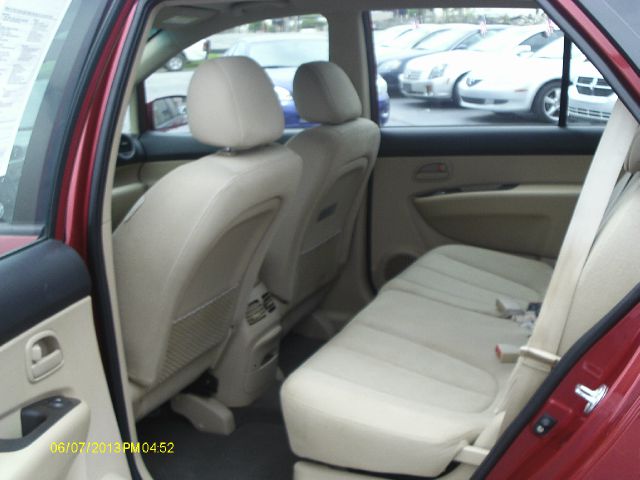 2008 Kia Rondo 5dr HB Auto
