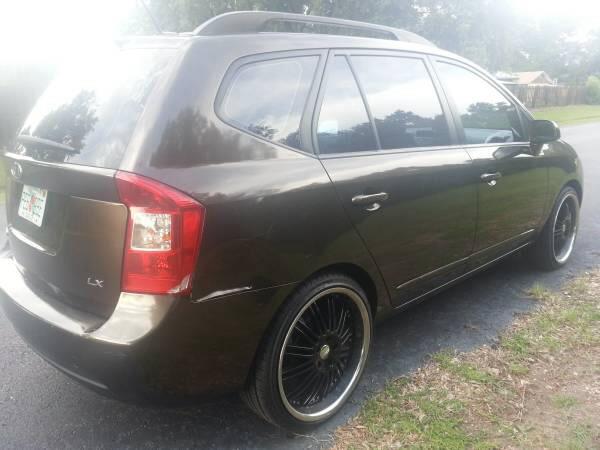 2009 Kia Rondo Lariat 4WD FX4