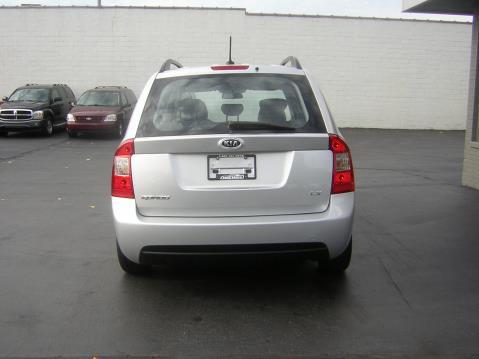 2009 Kia Rondo 4dr Quad Cab 155 WB 4WD