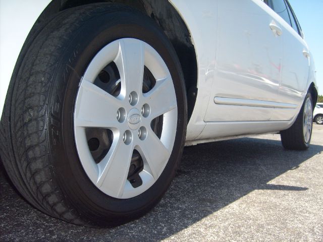 2009 Kia Rondo Elk Conversion Van