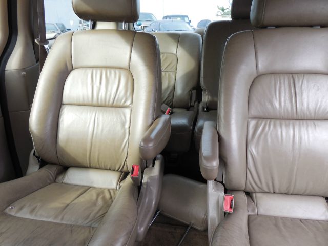 2002 Kia Sedona Open-top