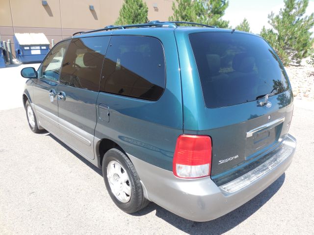 2002 Kia Sedona Open-top
