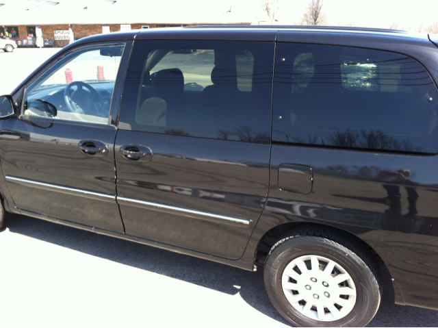 2002 Kia Sedona Hauler