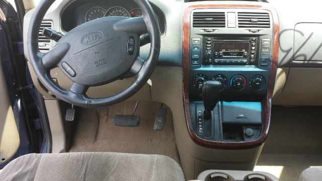 2002 Kia Sedona Open-top