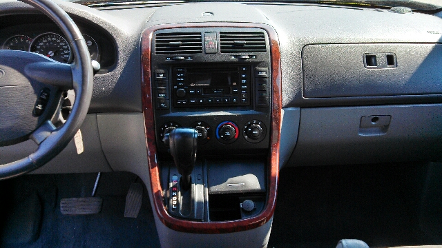 2003 Kia Sedona Elk Conversion Van