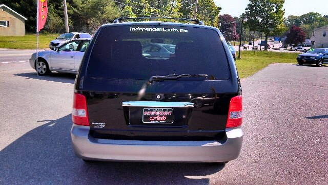 2003 Kia Sedona Elk Conversion Van