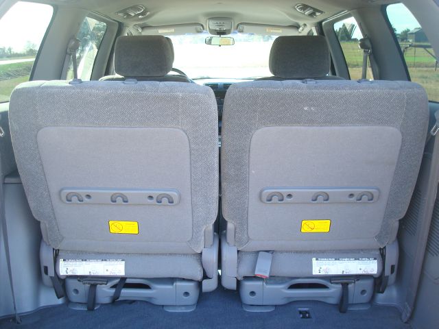 2003 Kia Sedona Open-top