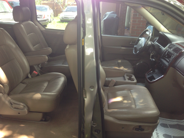 2003 Kia Sedona Open-top