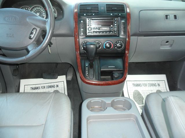 2003 Kia Sedona Open-top