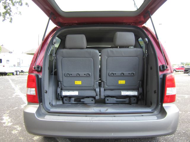 2003 Kia Sedona Open-top